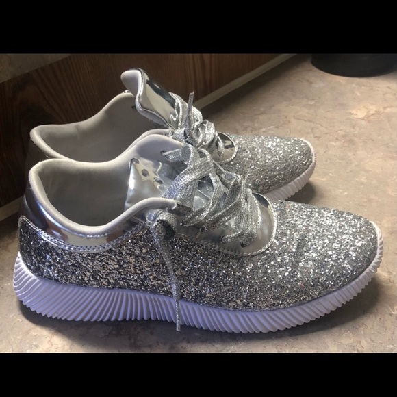 Shoes - Silver Glitter Women’s Shoes